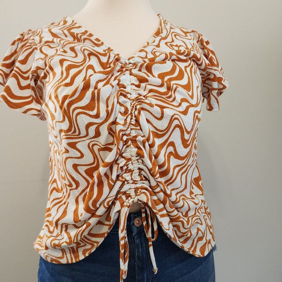 Flutter Sleeve Blouse with Adjustable Front Ruching - Picture 2 of 3
